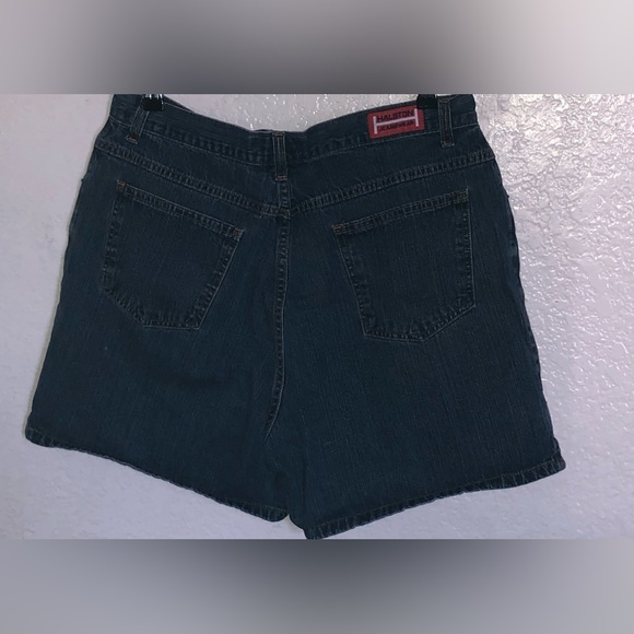 HALSTON JEANSWEAR - Picture 2 of 4